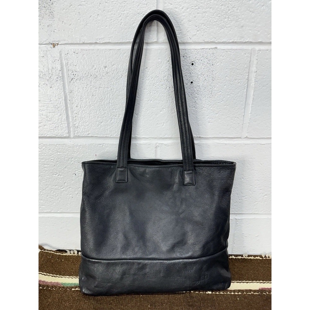 Freshly Picked Carry All Tote Black Pebbled Leather / Women's Large